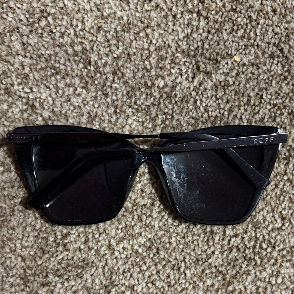 Diff Sunglasses - image 2
